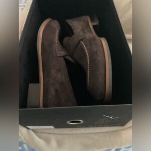 Di Blanco men’s suede loafers.